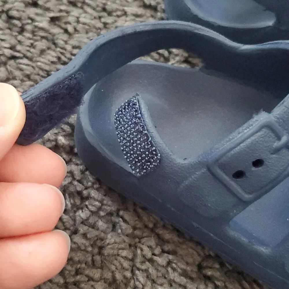 Toddler Sandals/Water Shoes Bundle Size Various - Picture 8 of 17